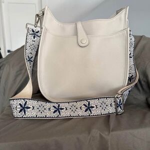 Crossbody / Messenger Bag with Adjustable Guitar Strap